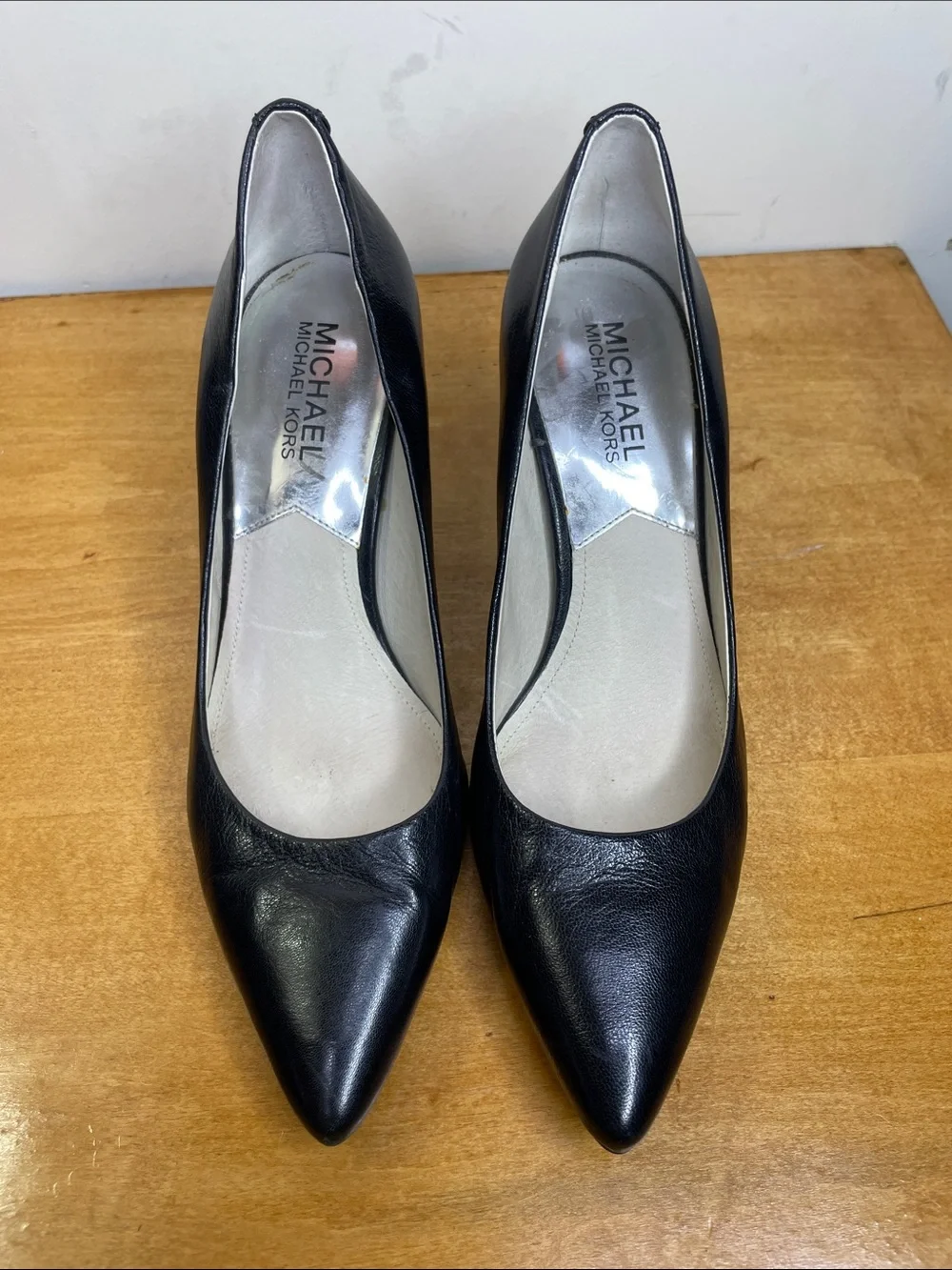 MICHAEL Michael Kors classic pointed